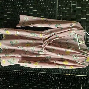 Floral dress size medium 100% polyester